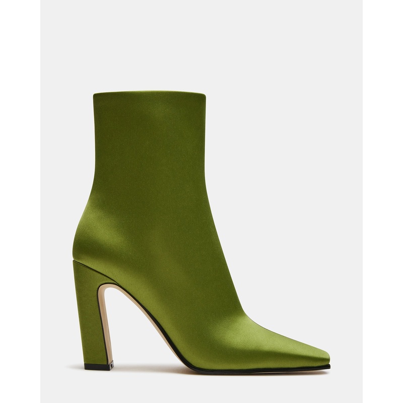 LIZABELLE GREEN – SM REBOOTED