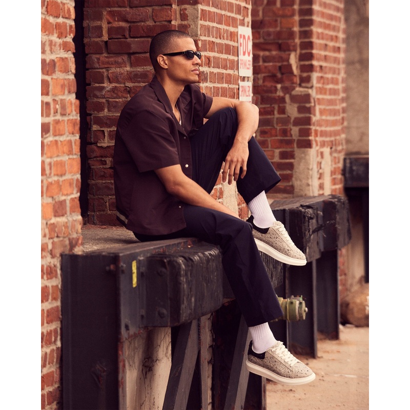 MEN’S ICEBOX SNEAKER AND SOCKS BUNDLE