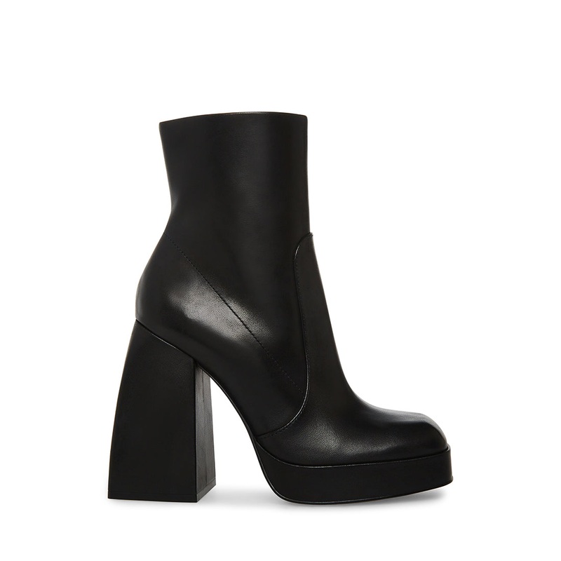 TRINA BLACK LEATHER – SM REBOOTED