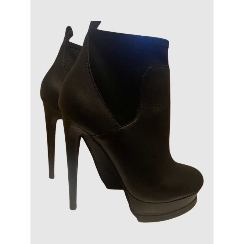 DONNAA PLATFORM LEATHER IN BLACK – SM REBOOTED