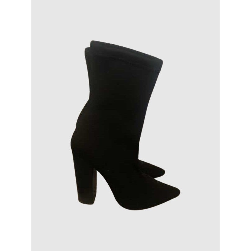 SIENA IN BLACK – SM REBOOTED