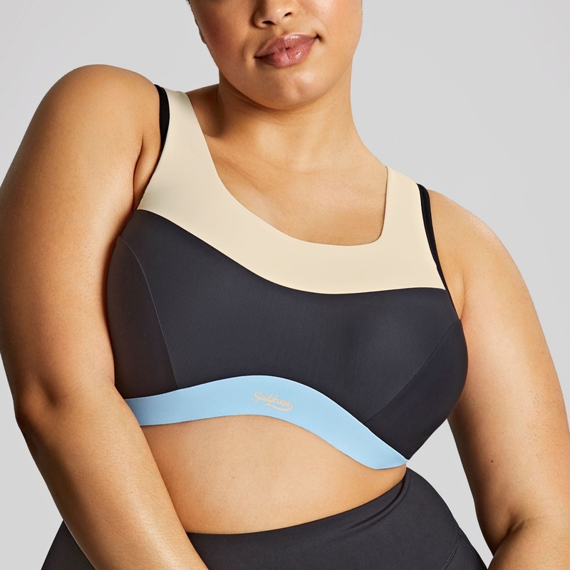 Upbeat Wired Sports Bra – 9442 – Black/Chalk