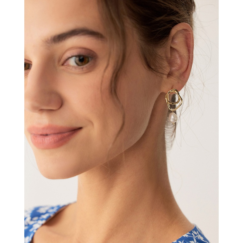 Metal Pearl Earrings