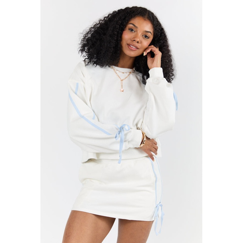 Close Ties White Bow Sleeve Sweatshirt