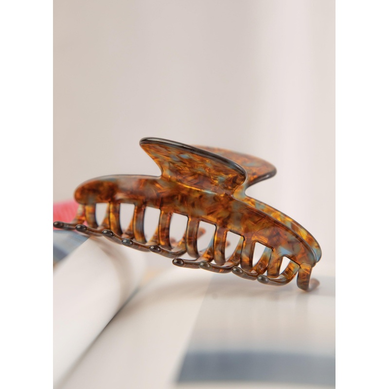 Embrace Hair Clip – Green Tort