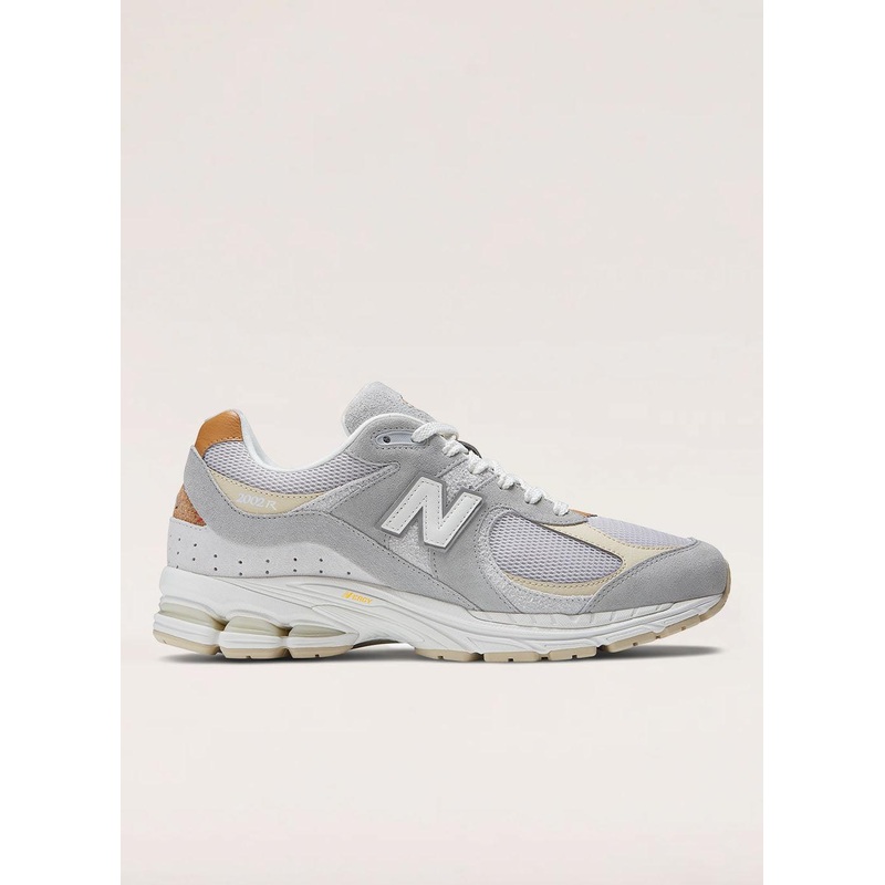 2002R Sneaker – Concrete