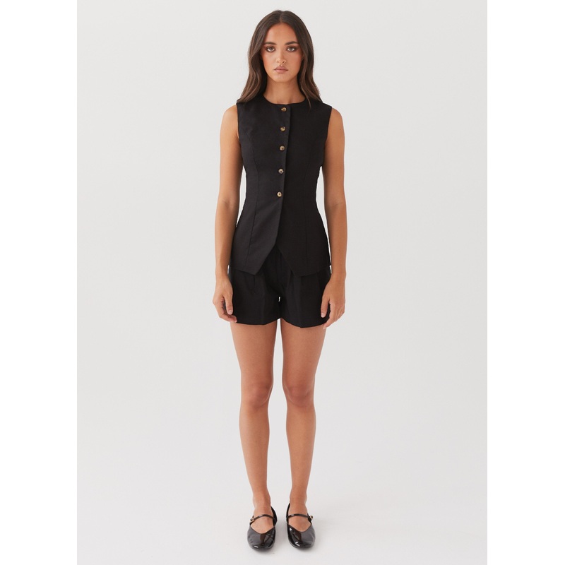 Born For Bordeaux Linen Shorts – Black
