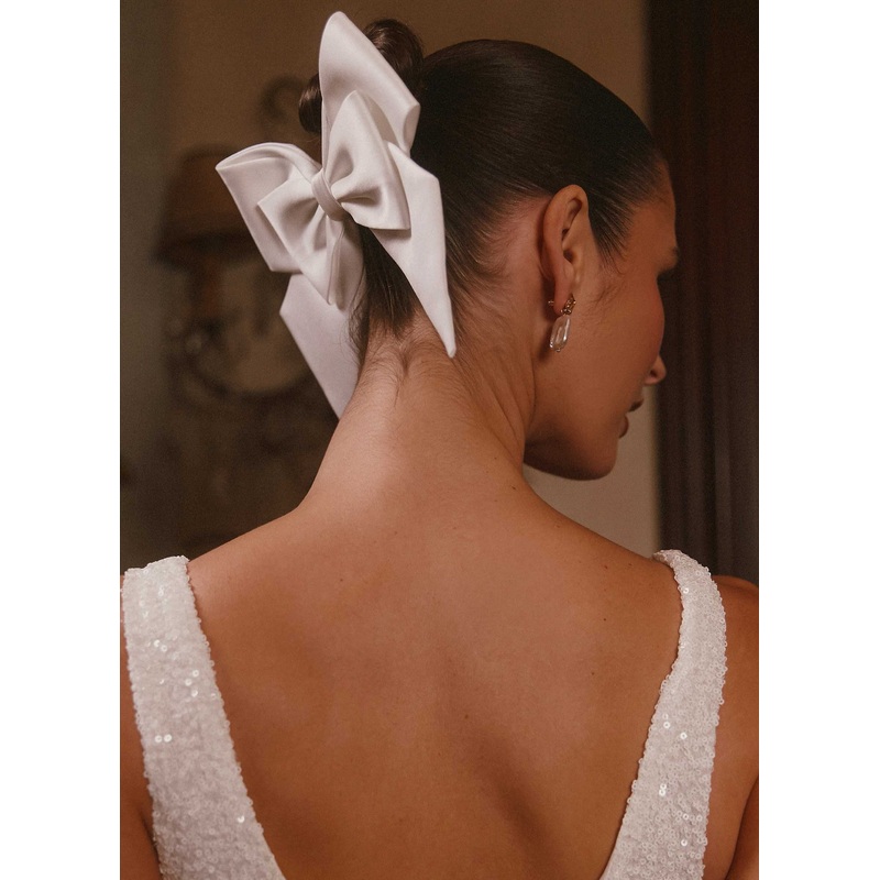 Lucky In Love Bow Hair Clip – White