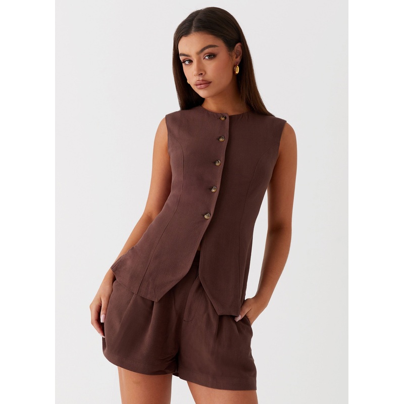 Born For Bordeaux Linen Shorts – Brown