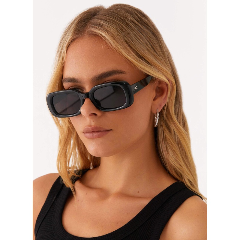 Confidence Sunglasses – Black