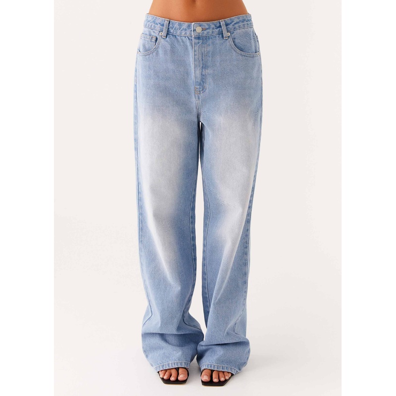 Back Again Straight Leg Denim Jeans – Light Wash Blue
