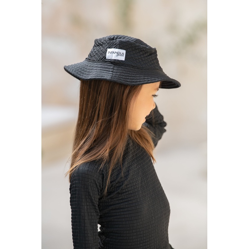 Daisy Swim Hat – Black Runch