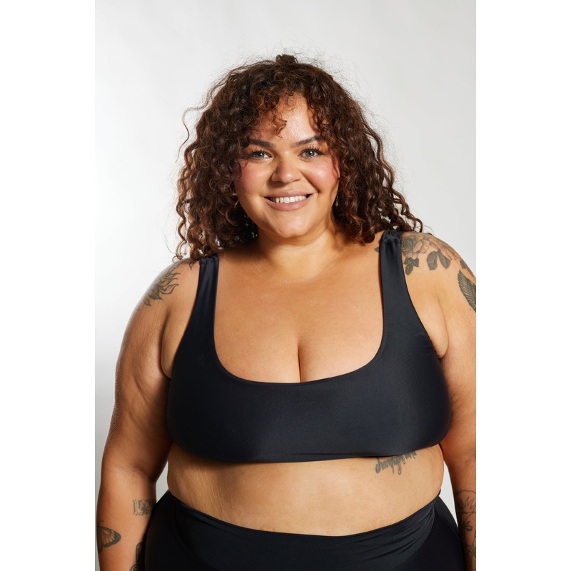 Gia Bikini Top Curve – Black on Black