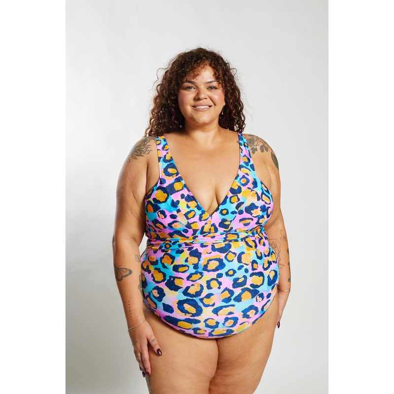 Gwen One Piece Curve – Aella