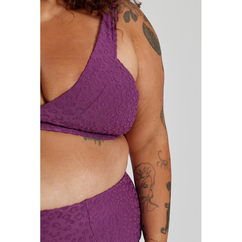 Lola Bikini Top Curve – Textured Leopard Grape