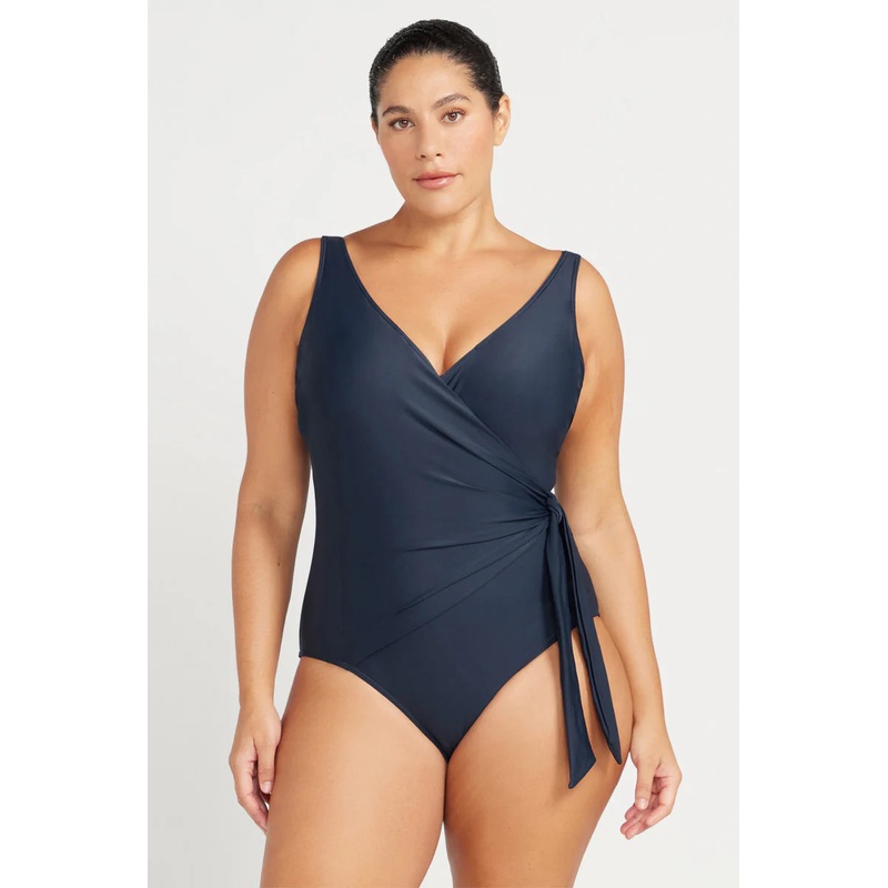 Hues Underwire Swimsuit In Navy – ArteSands