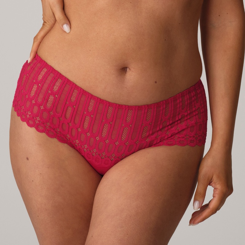 Los Ayala Hotpants In Sangria – Prima Donna Twist