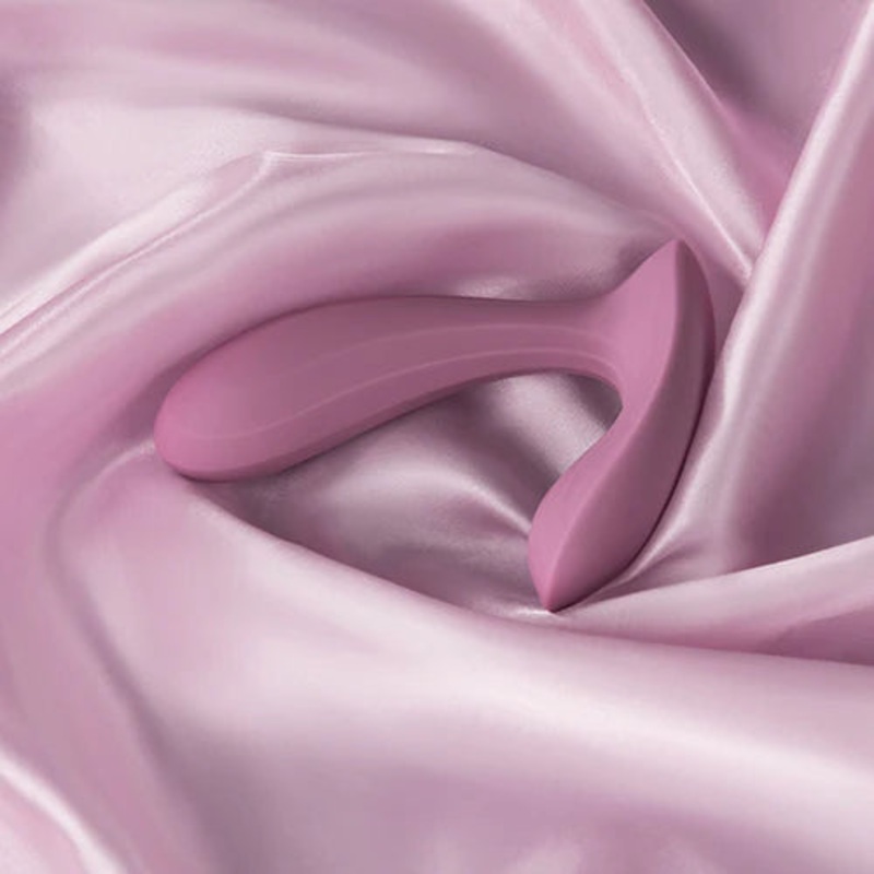 Erica Wearable Vibrator In Romantic Rose – Svakom