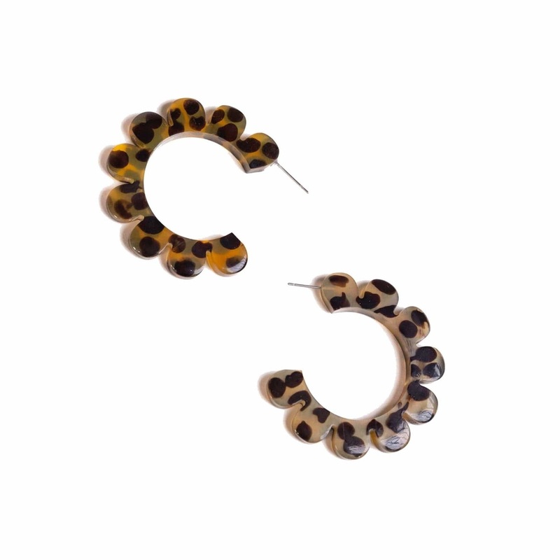 Tortoise Flower Outline Hoops – Sunshine Tienda